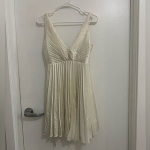 NWT Never Worn Abercrombie Plunge Pleated mini Dress